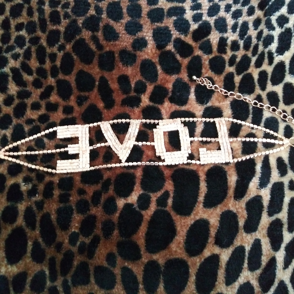 LOVE Chocker - Picture 3 of 5